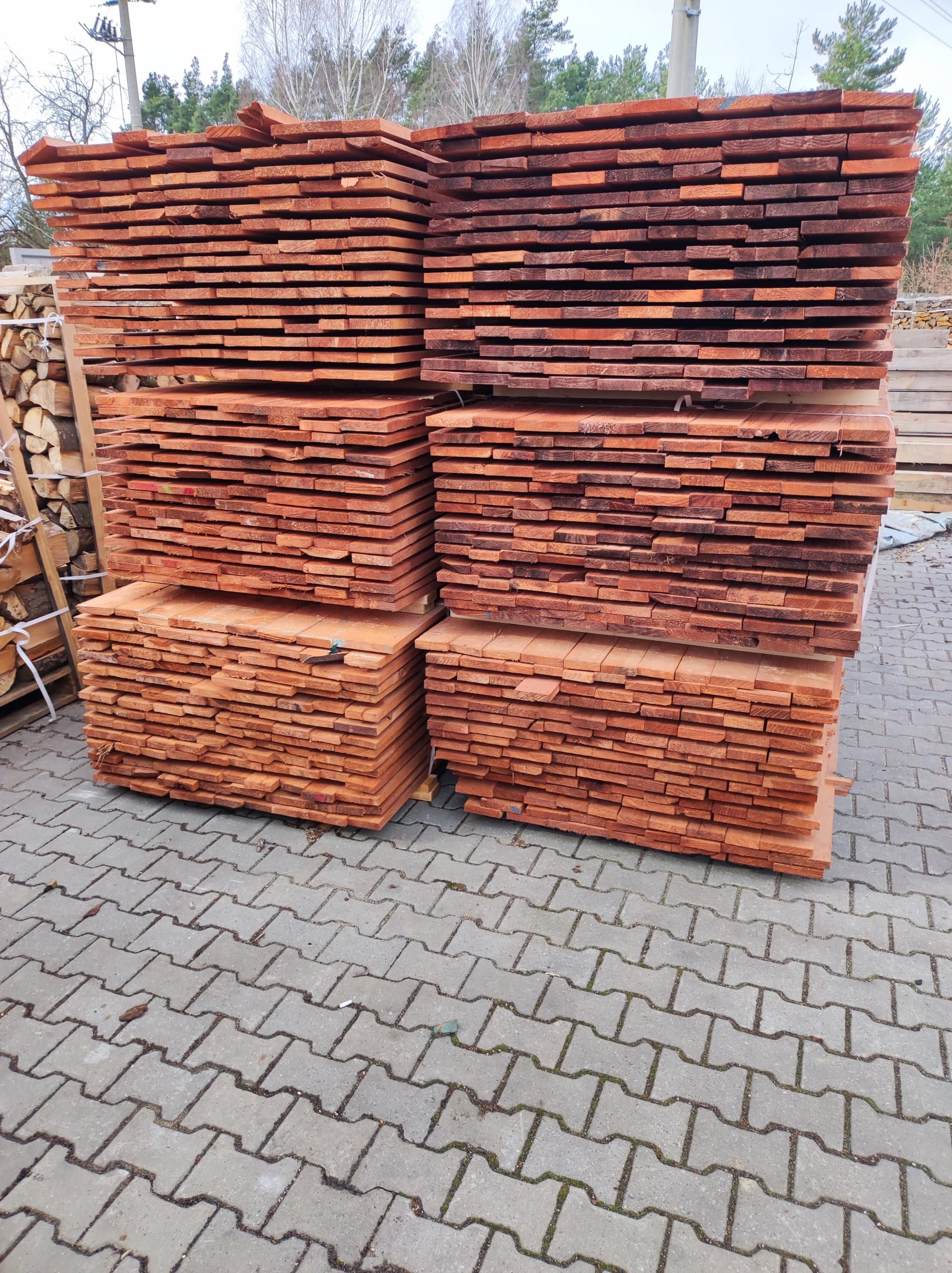 Belki, kantówki, łaty dachowe, kontrłaty, płyty OSB i stemple budowlane – wszystko czego potrzebujesz. #DrewnoKonstrukcyjne #CiepłoDrewna